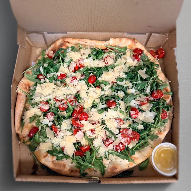 Arugula Pizza (Large 16" (8 Slices).
